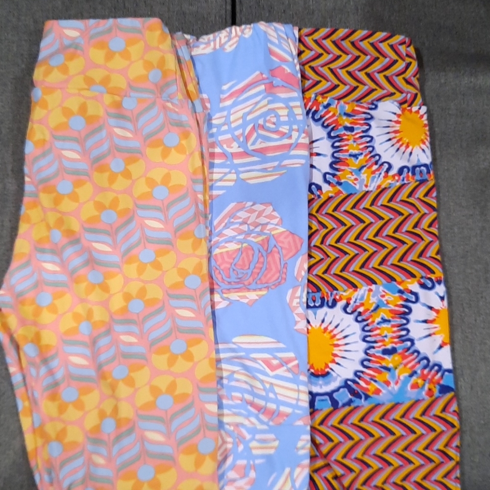 Like new set of 3 Lularoe leggings OS